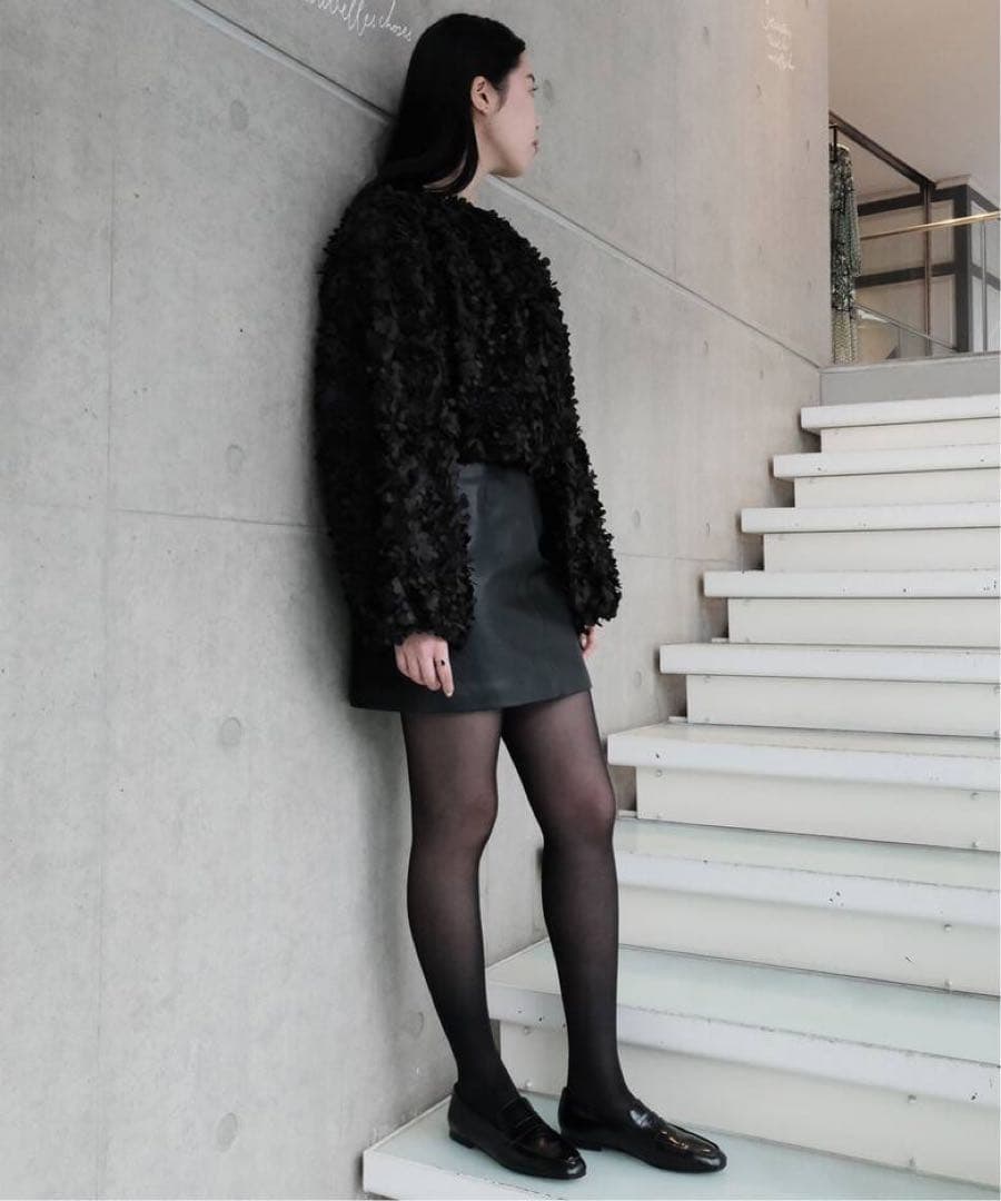 新品同様定価3.5万　メゾンイエナフラワーブラウス