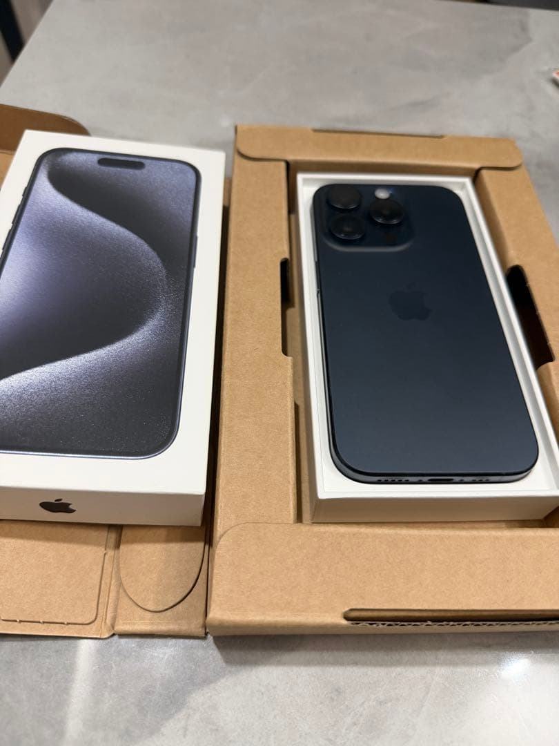 Apple iPhone 15 Pro 256GB ブルーチタニウム 本体