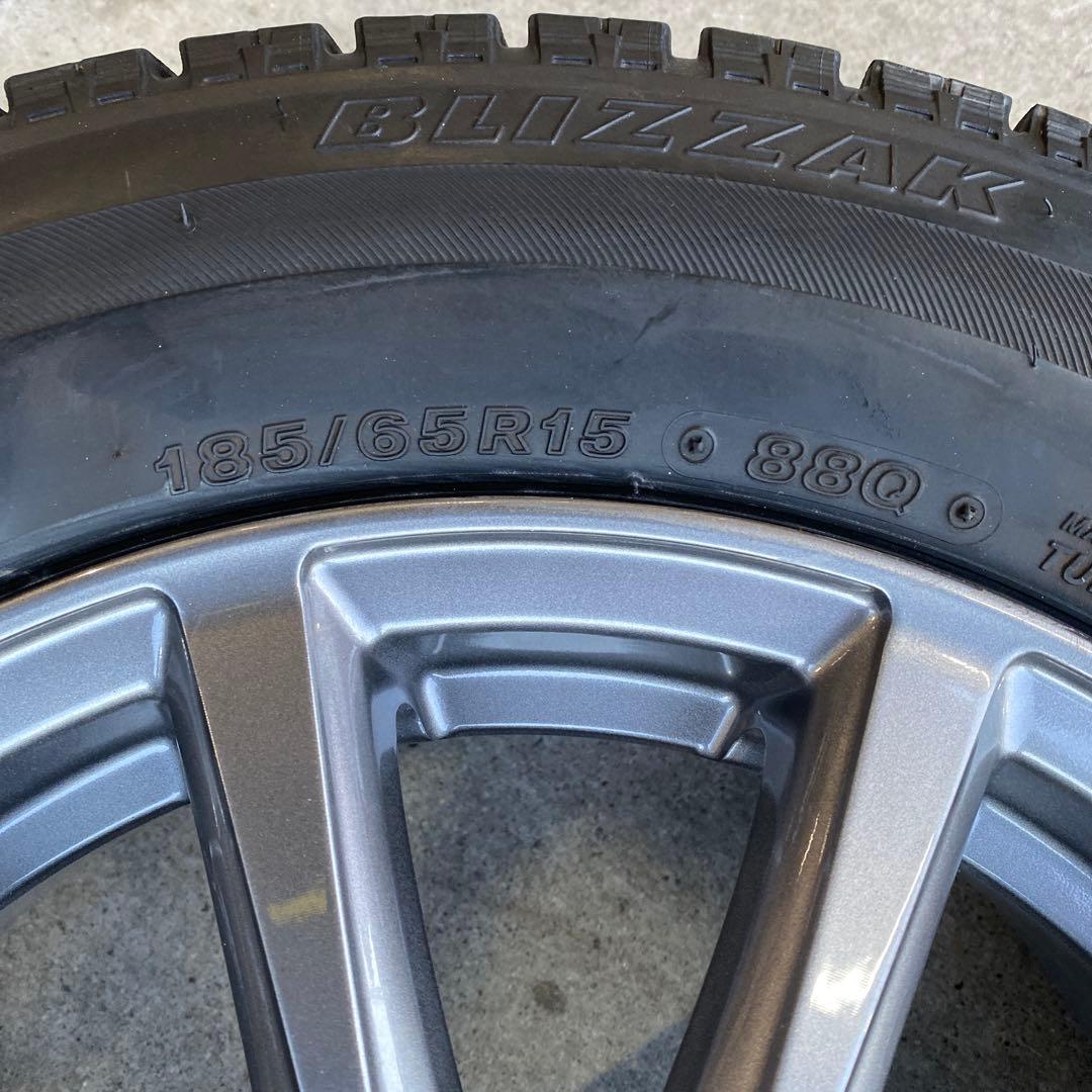 中古溝ありブリヂストンスタッドレスセット185/65R15アクア、ノート