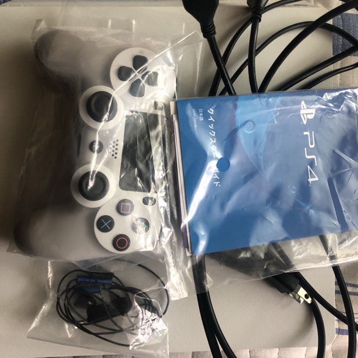 PS4 本体　1TB ホワイト　箱あり