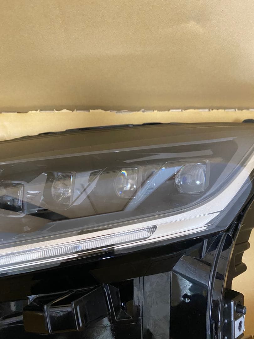 日産E13ノート後期左側LEDヘッドライト