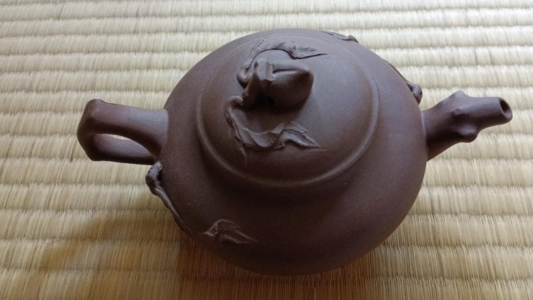 伝統工芸 宜興紫砂茶壺 桃枝細工 底銘あり 未使用保管品