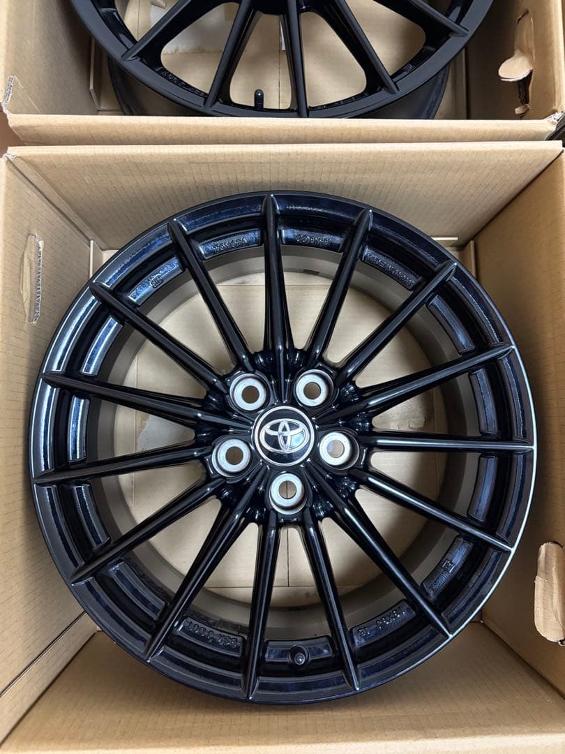 美品 トヨタ GR ヤリス 純正 ホイール18インチ4本セット ENKEI