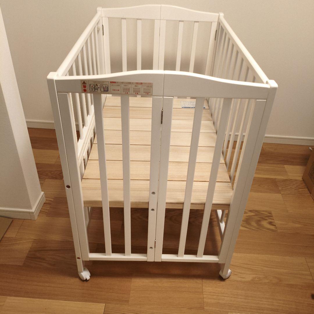 【現地引渡し優遇】カトージ ベビーベッド 折り畳み 新生児から 02328