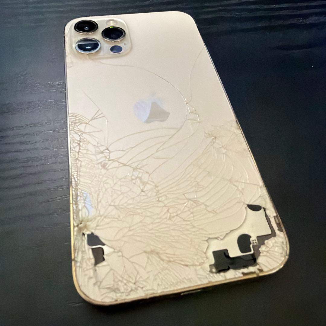 iPhone 12 Pro ゴールド ケース付き