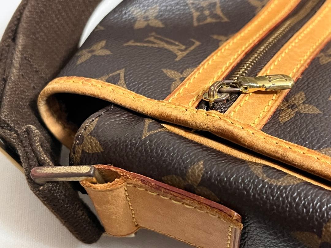 ルイヴィトン　モノグラム メッセンジャーPM ボスフォール　MI0037