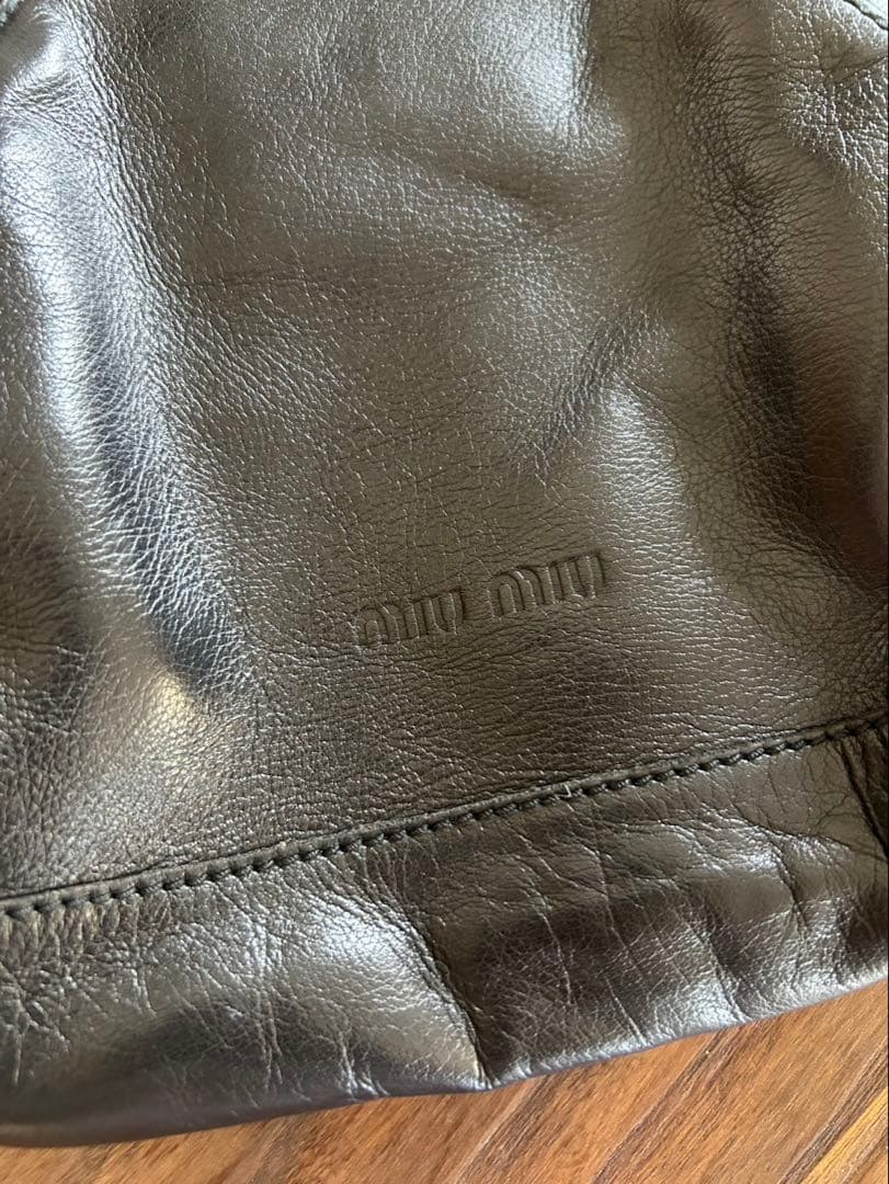 Miu Miu ブラックレザー ショルダーバッグ