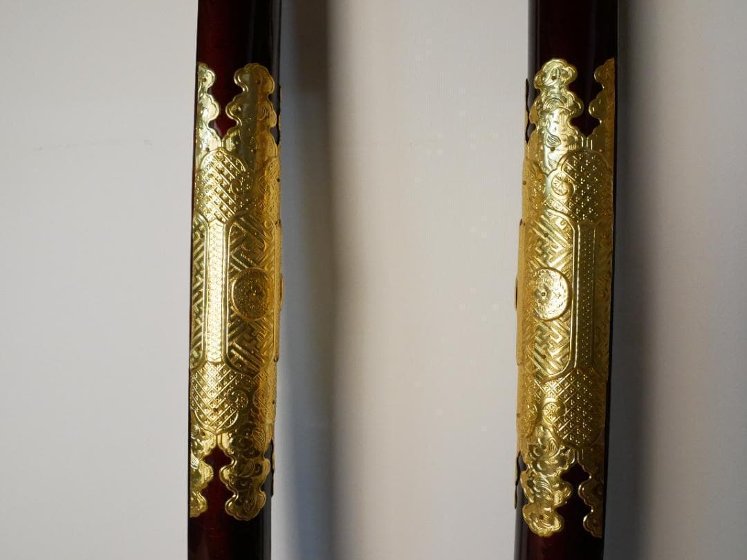 限定値下　収集品　最高級の大型仏壇用の大柱　梨地塗　本金メッキ手打金具　1596