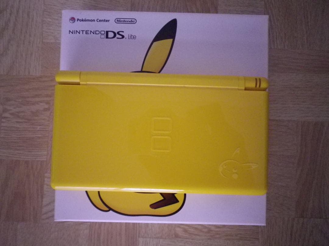 Nintendo DS Lite ピカチュウ 中古品
