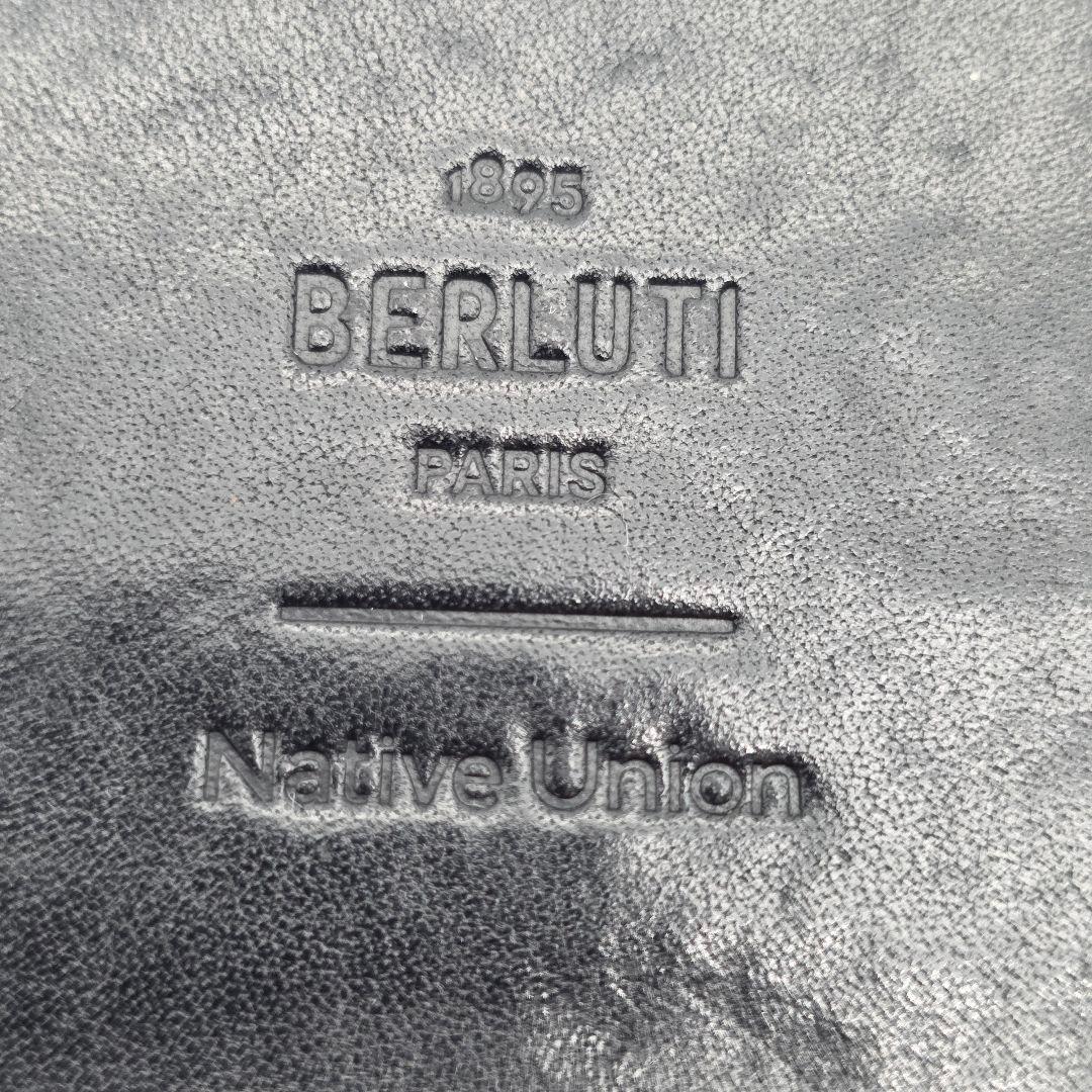 Berluti iphone16pro 手帳型ケース カリグラフィ レザー