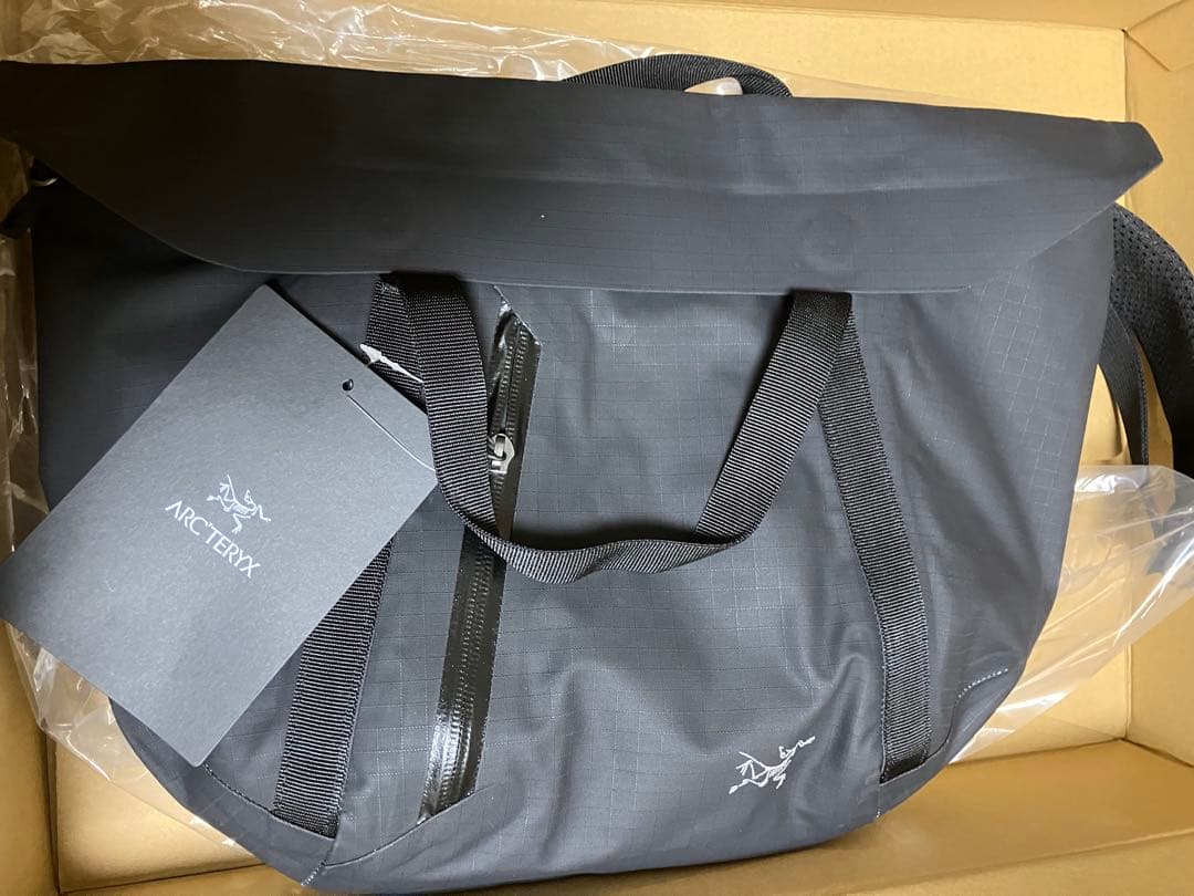 アークテリクス　グランヴィル ショルダーバック　ブラック新品購入
