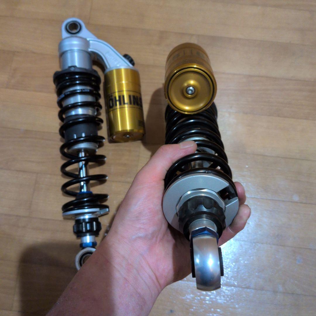 SR400 OHLINS オーリンズ リアサスペンション レジェンド・ツイン