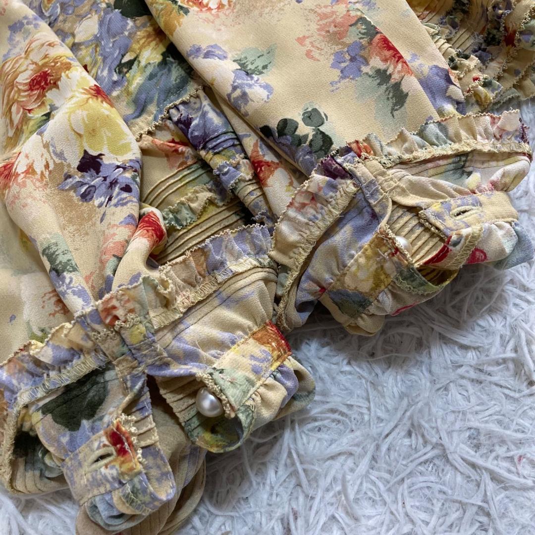 15797✨美品✨カネコイサオ コサージュ付 ピコフリル 花柄 ブラウス