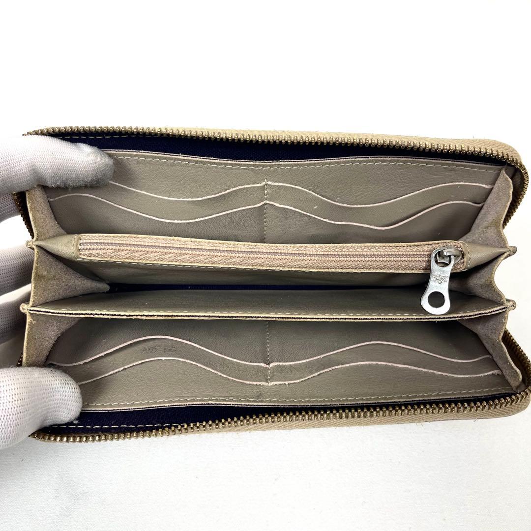 イルビゾンテ　長財布　ロゴ型押し　ラウンドファスナー　本革　シンプル　極美品