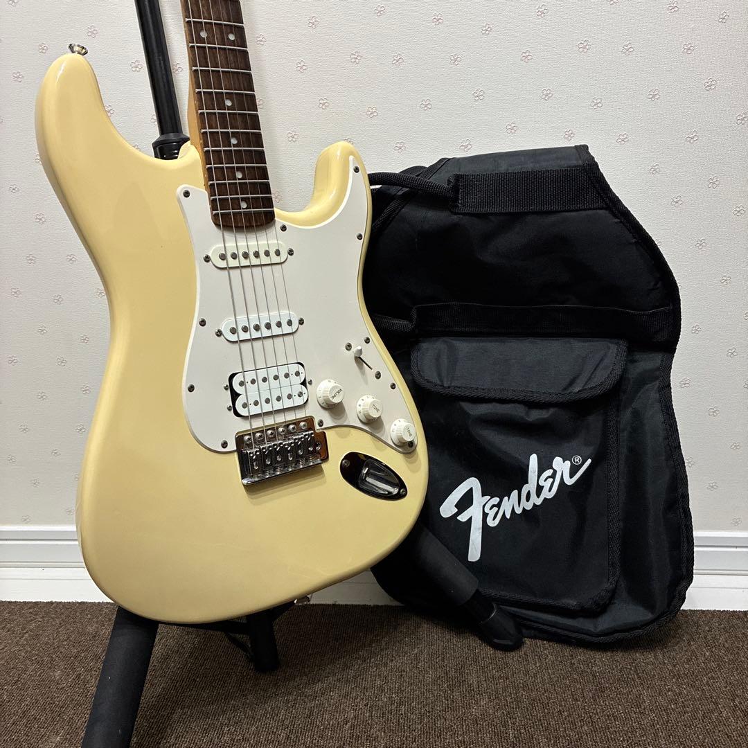 【ソフトケース付き】squier BULLET ストラトキャスター　バレット　白