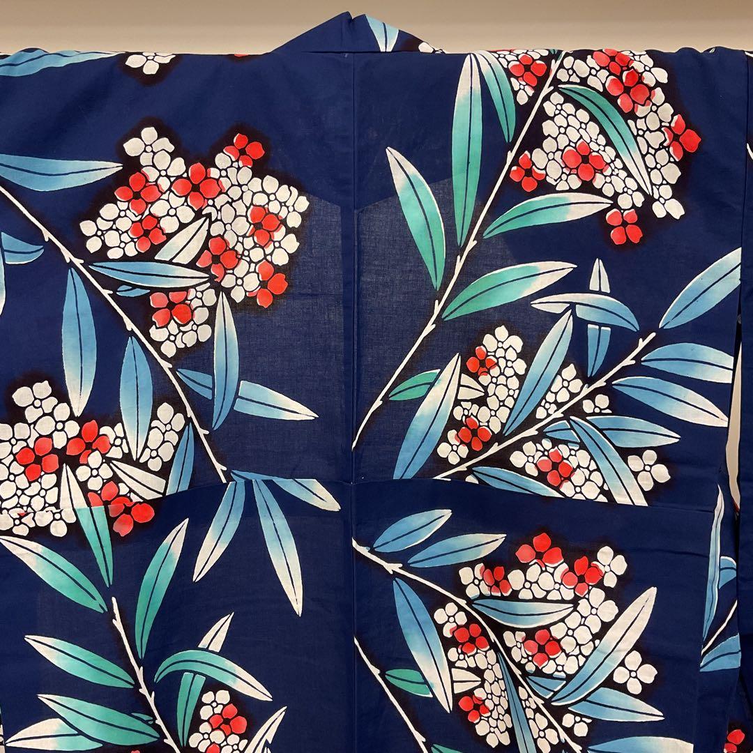 新品美品　昭和レトロ　藍染に夾竹桃が鮮やかで美味しい　注染浴衣