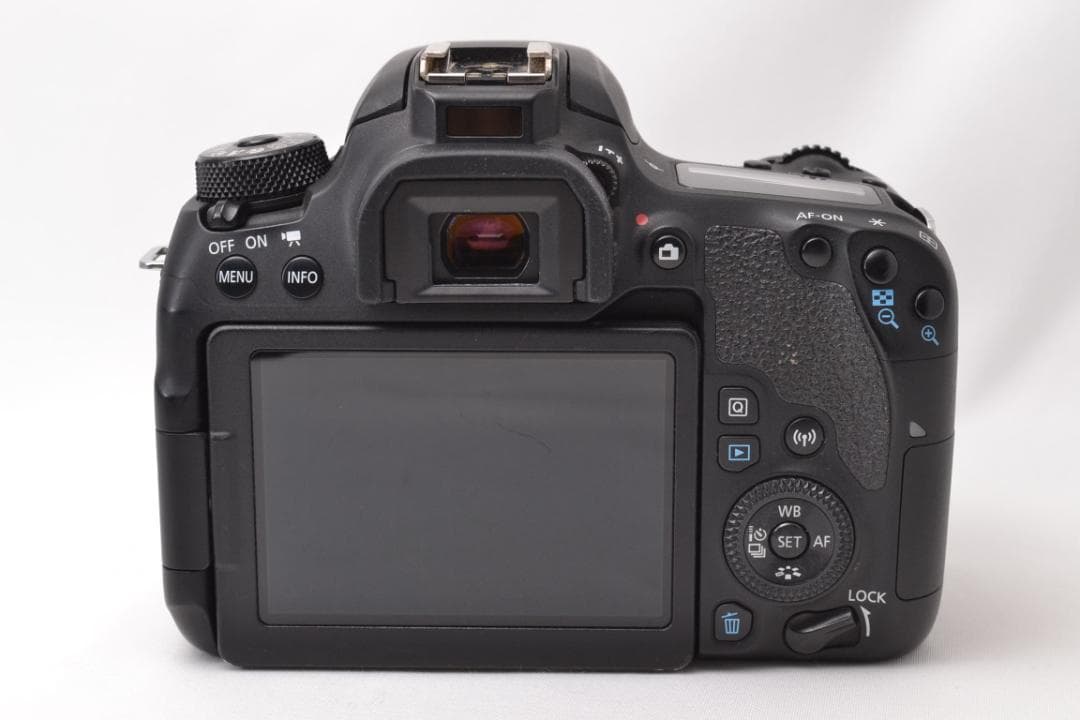 ■ 美品 ■ キャノン　Canon EOS 9000D ダブルズーム