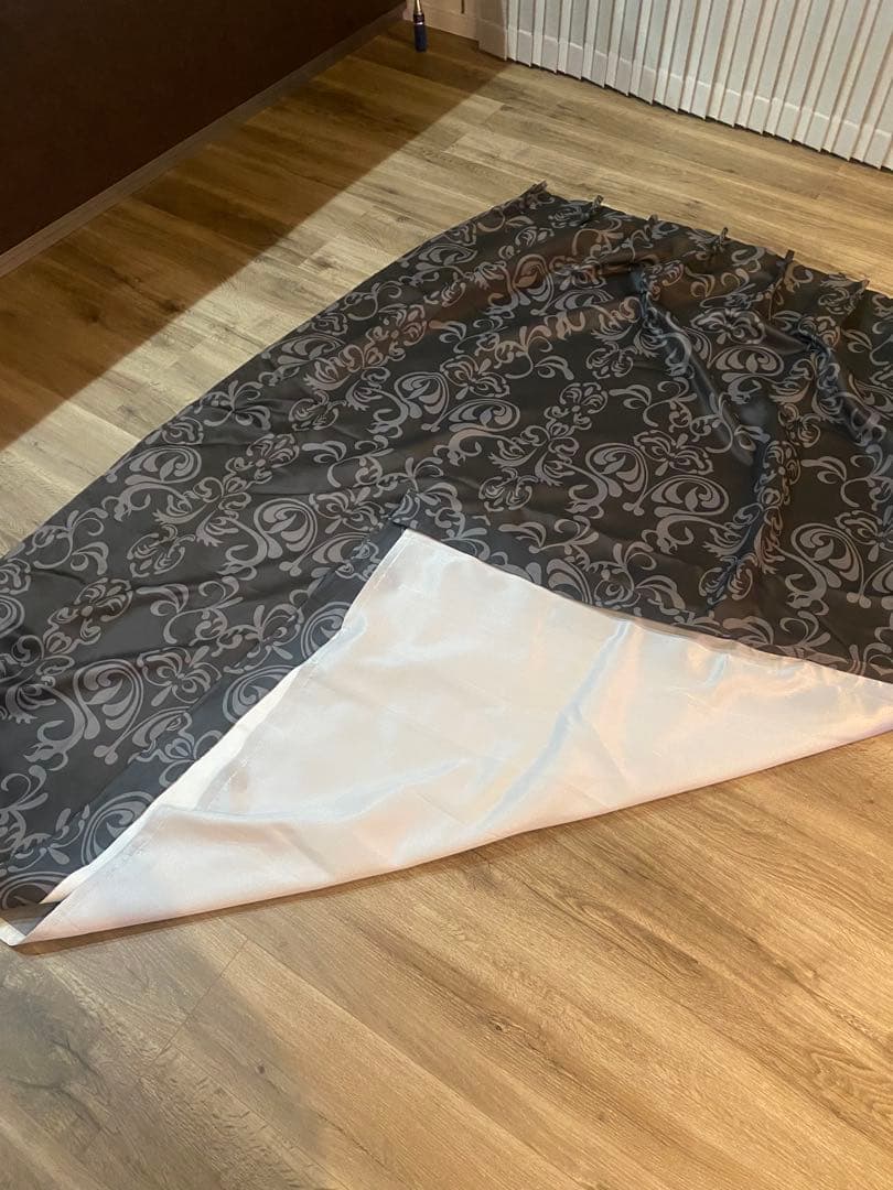 カーテン　もんち