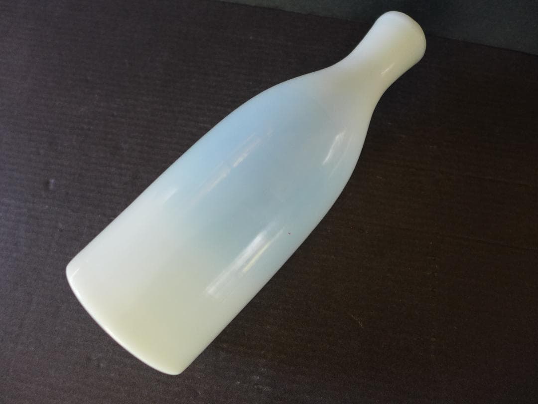 蔵出し　明治期頃　乳白ガラス　徳利　和ガラス瓶　乳半　明治ガラス　酒器　美品