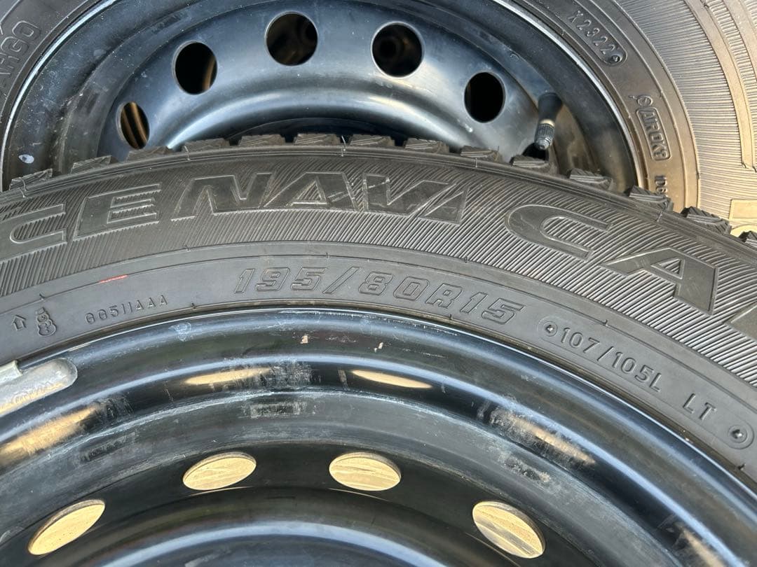 Satoshi様用 ハイエース用 2022年製 スタッドレスタイヤ 4本セット