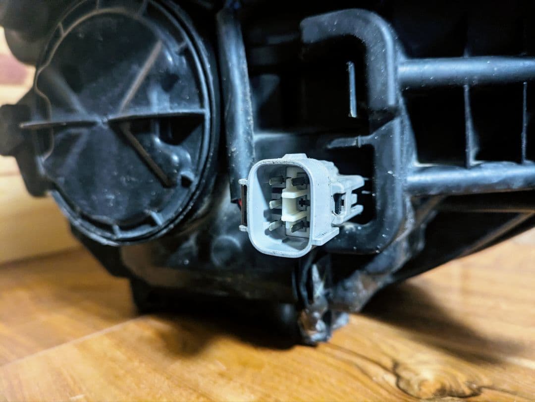 送料無料 20ヴェルファイア 前期 ヘッドライト 左右セット 黄ばみ無し