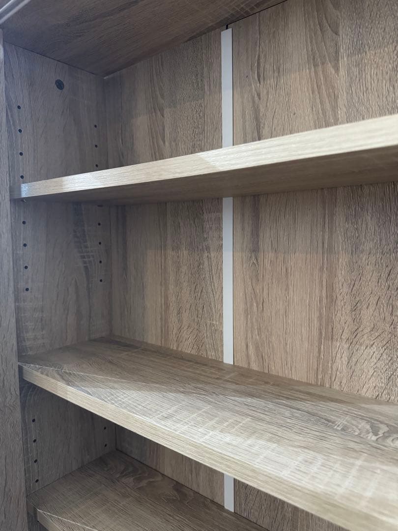 北欧ナチュラルなガラス扉キャビネット✨スリムでお洒落、新品売り切れ中の人気商品！