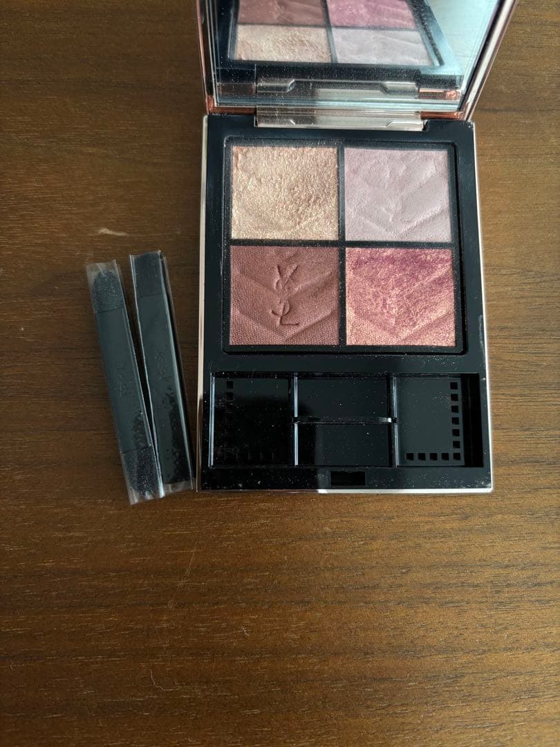 限定 イヴサンローラン クチュール ミニ クラッチアイシャドウパレット825