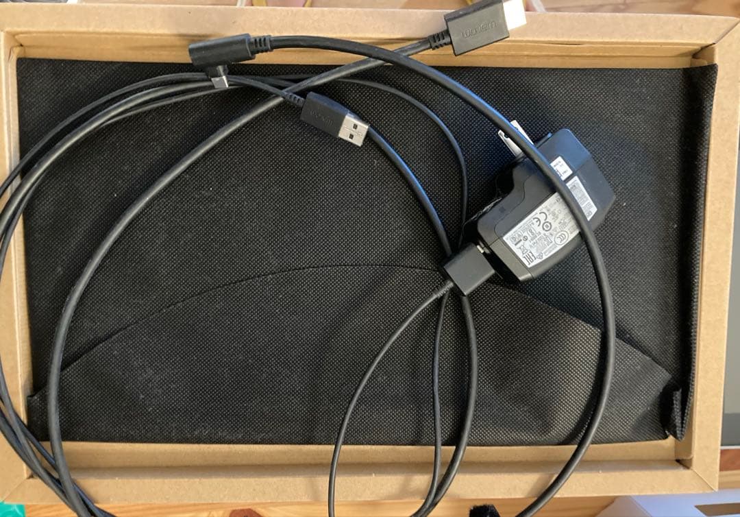 Wacom One 13 （液晶タブレット本体&ペン）& 三菱鉛筆9800 ペン