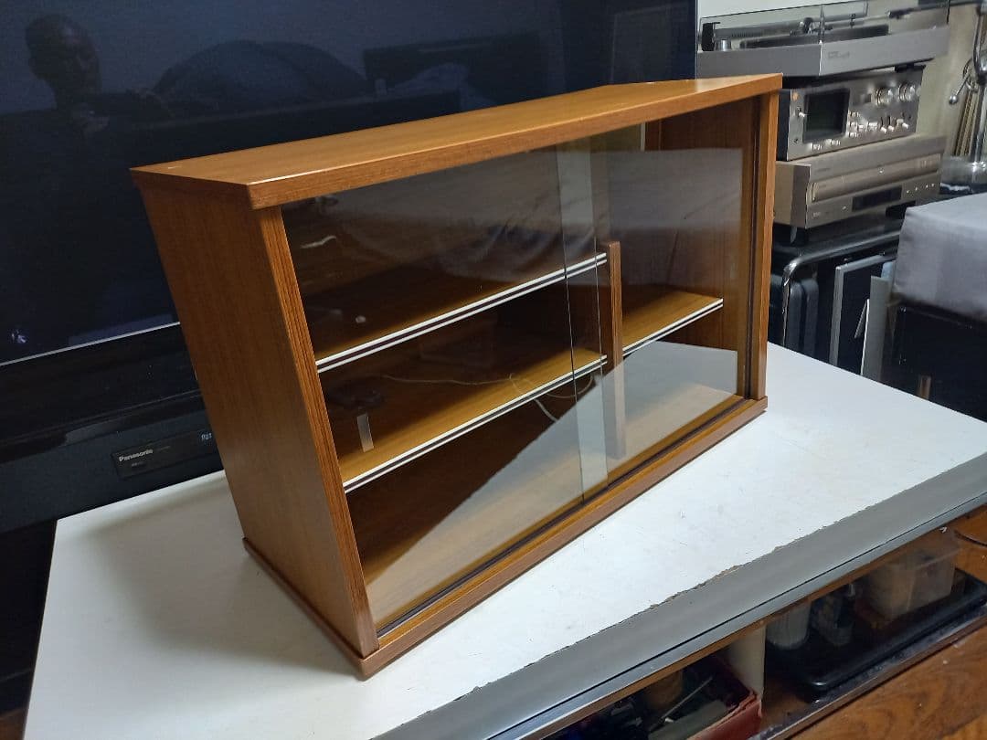 1970's ミッドセンチュリーモダン　ウッドショーケース　木製　ウォールラック