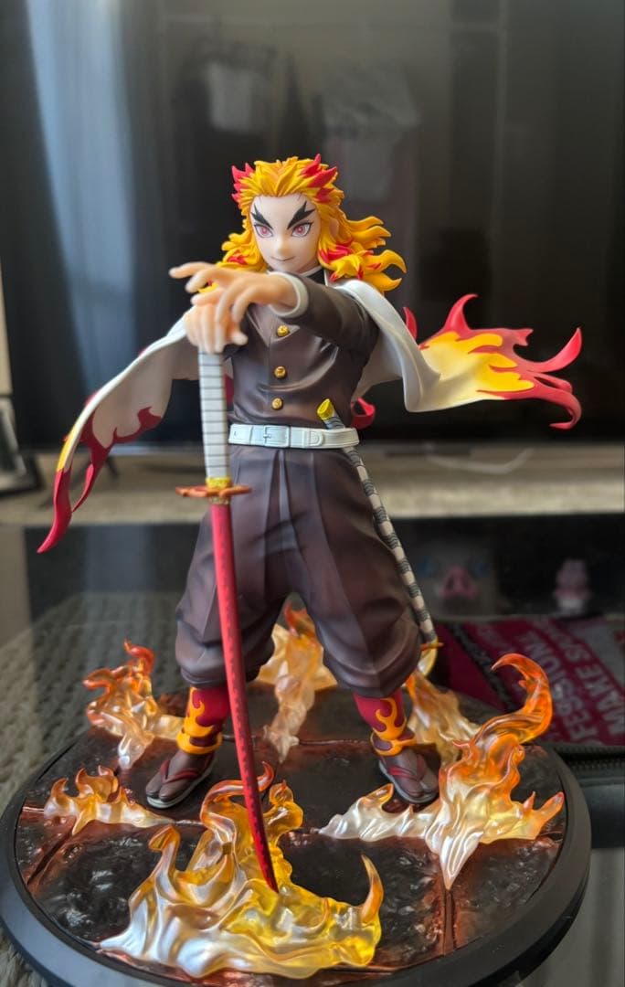 【美品】鬼滅の刃 煉獄杏寿郎 1/8スケールフィギュア