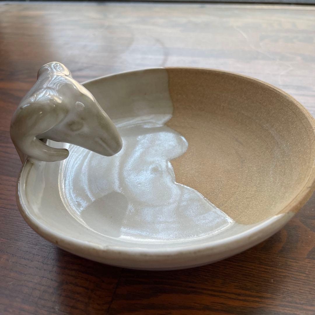 鉢　皿　器　直径約14㌢　未