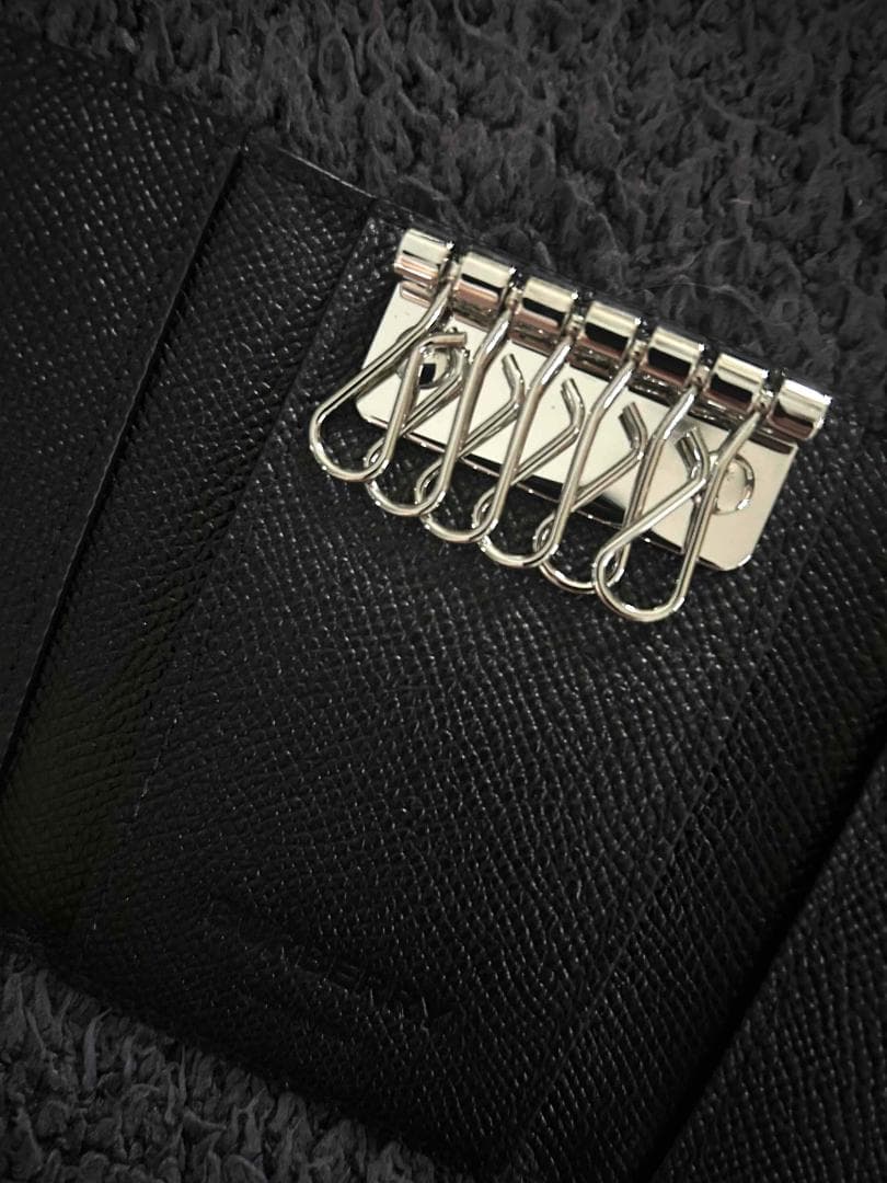 さりページ　新品未使用　BURBERRY　TBロゴ 黒 レザー キーケース