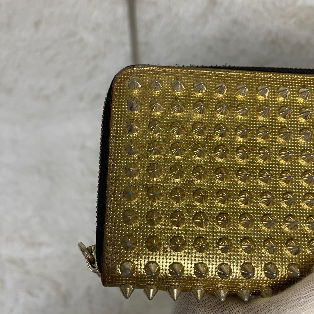 ✨美品✨クリスチャンルブタン スタッズ ラウンドジップ 長財布 レザー ゴールド