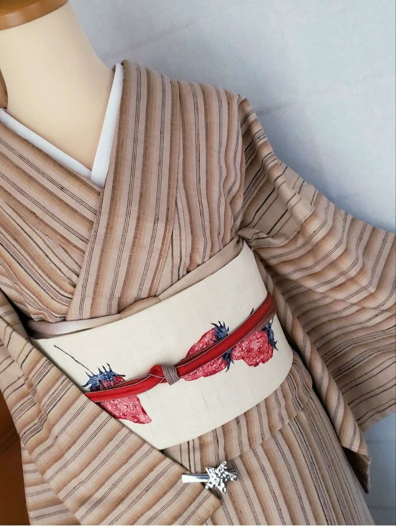 【美品＊未使用】真綿紬　縞　ベージュ　しつけ付き　正絹　スモールサイズ　特価☆