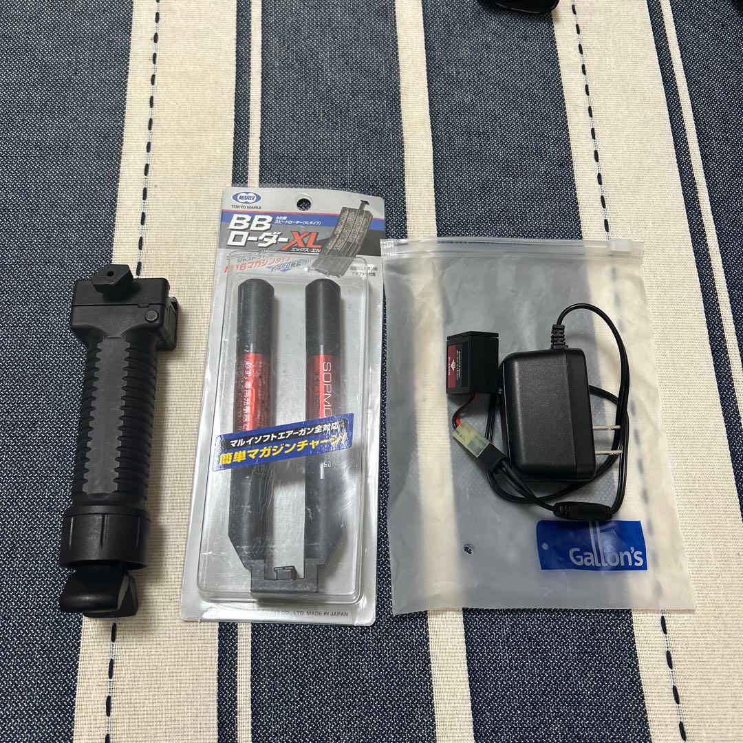 次世代電動ガン M4(バッテリー/充電器/ドットサイト付き)