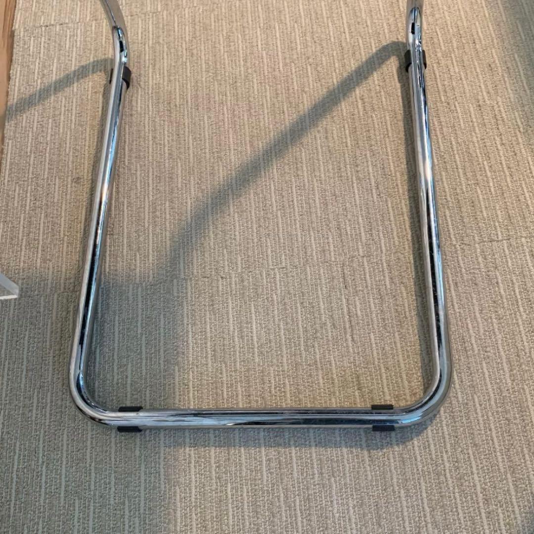 キャンティレバー　チェア　ダイニングチェア　レザー