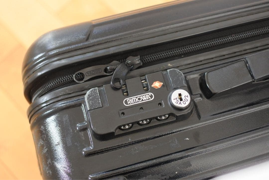 RIMOWA ブラック キャリーケース TSAロック リモワ