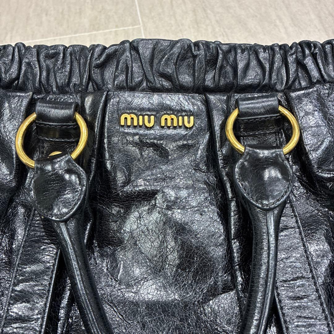MIU MIU ブラックレザー ハンドバッグ