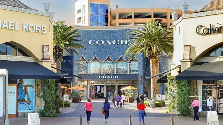 未使用品.COACHコーチ.ストベリー（苺柄）マルチカラー長財布
