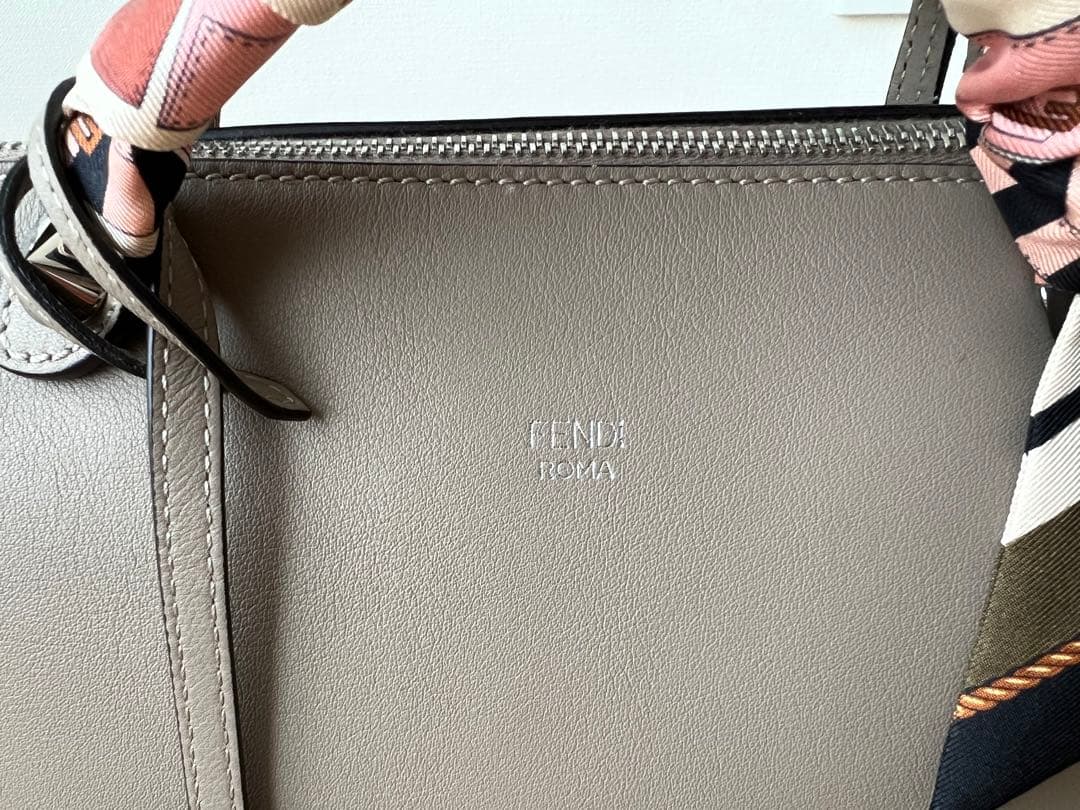 【極美品】FENDI バイザウェイ　ラッピー　スカーフ