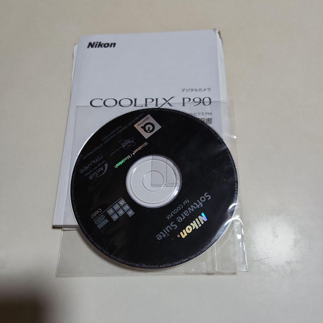Nikon Coolpix P90 本体と付属品