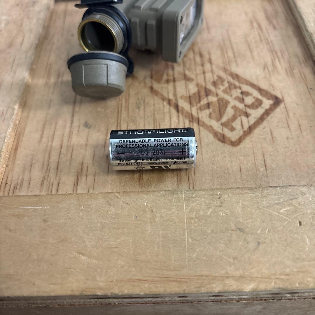 米軍　実物STREAMLIGHT SIDEWINDER COMPACT II