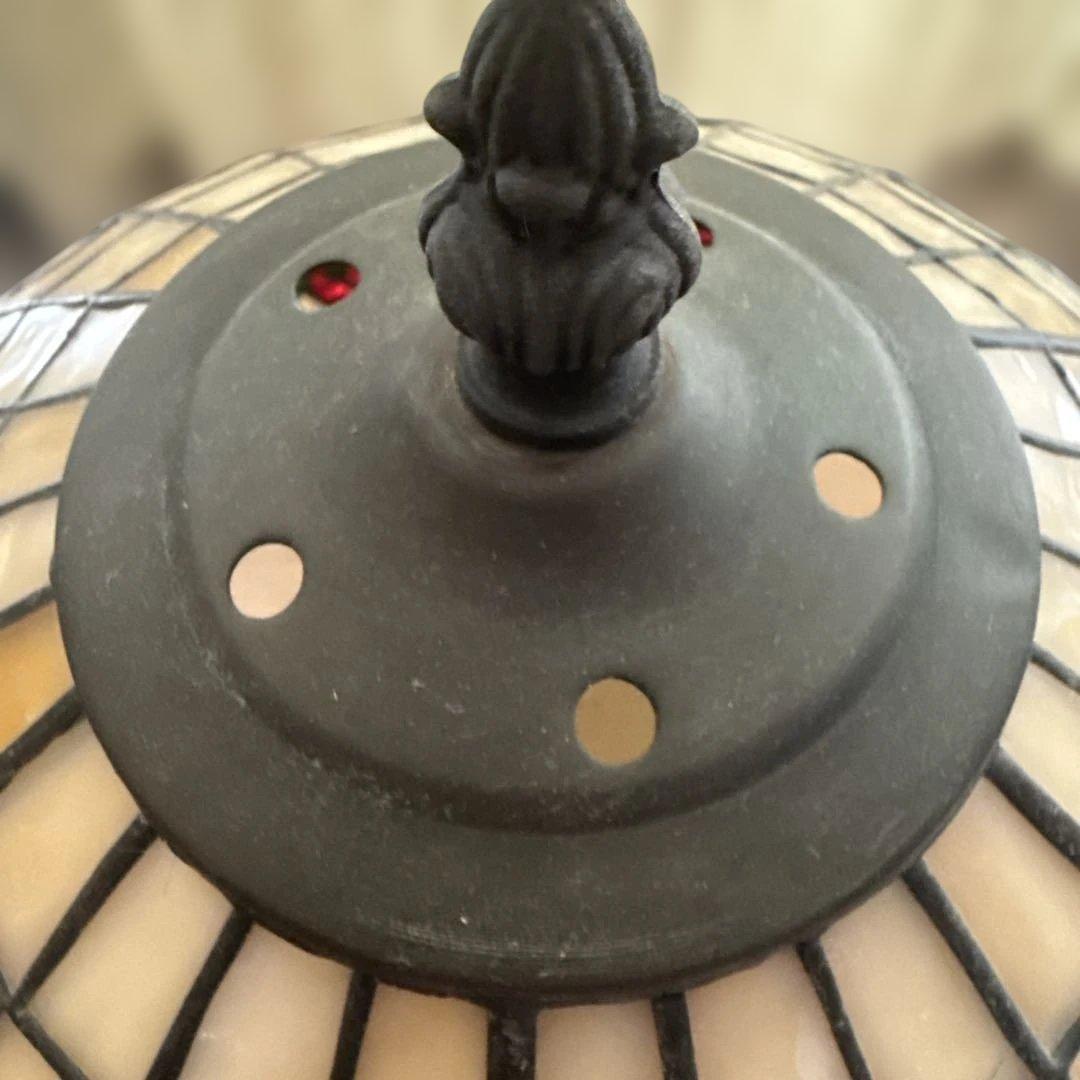 超大型　ビンテージステンドグラス花柄ランプ　クリームカラー　高さ５７センチ程。