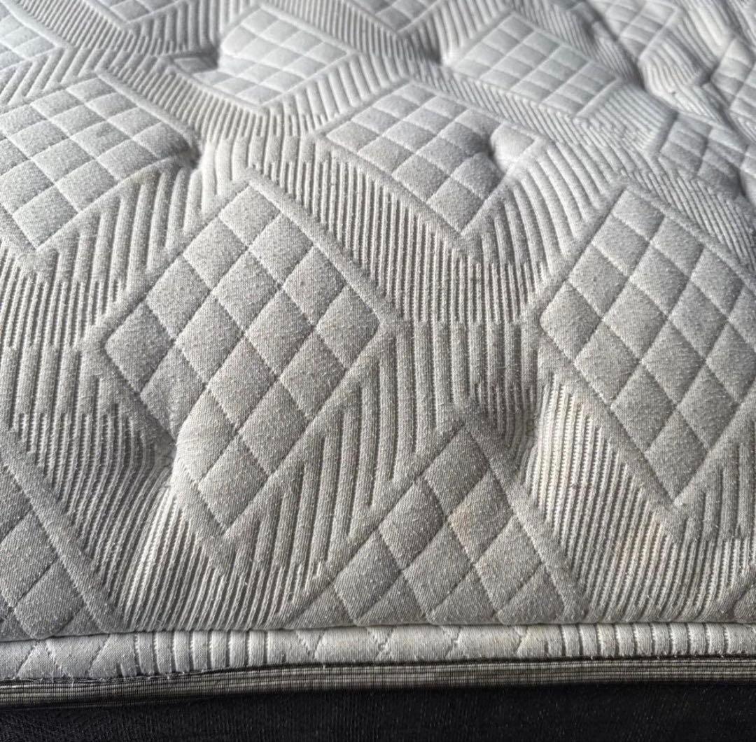 無垢材ベッドフレーム Kingsdown マットレス セット　セミダブル　レトロ