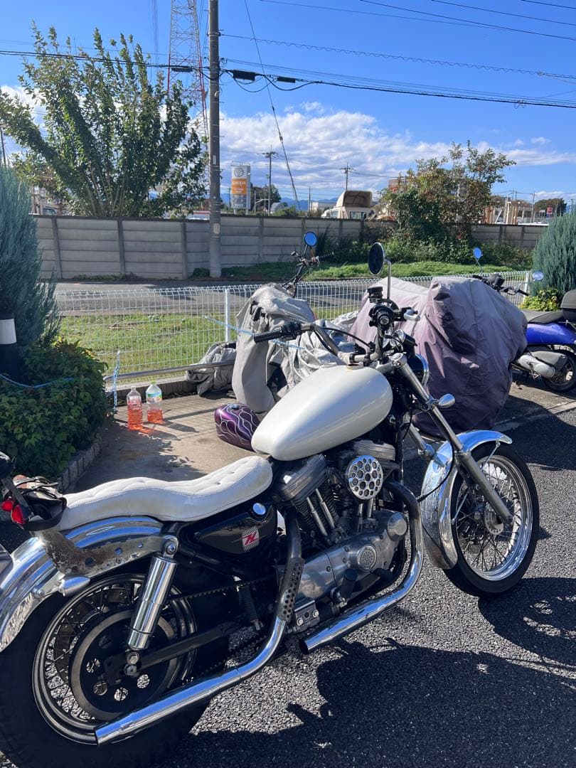 ファットボブタンク　スポーツスター　ダイナ　ソフテイル　パールホワイト　塗装綺麗