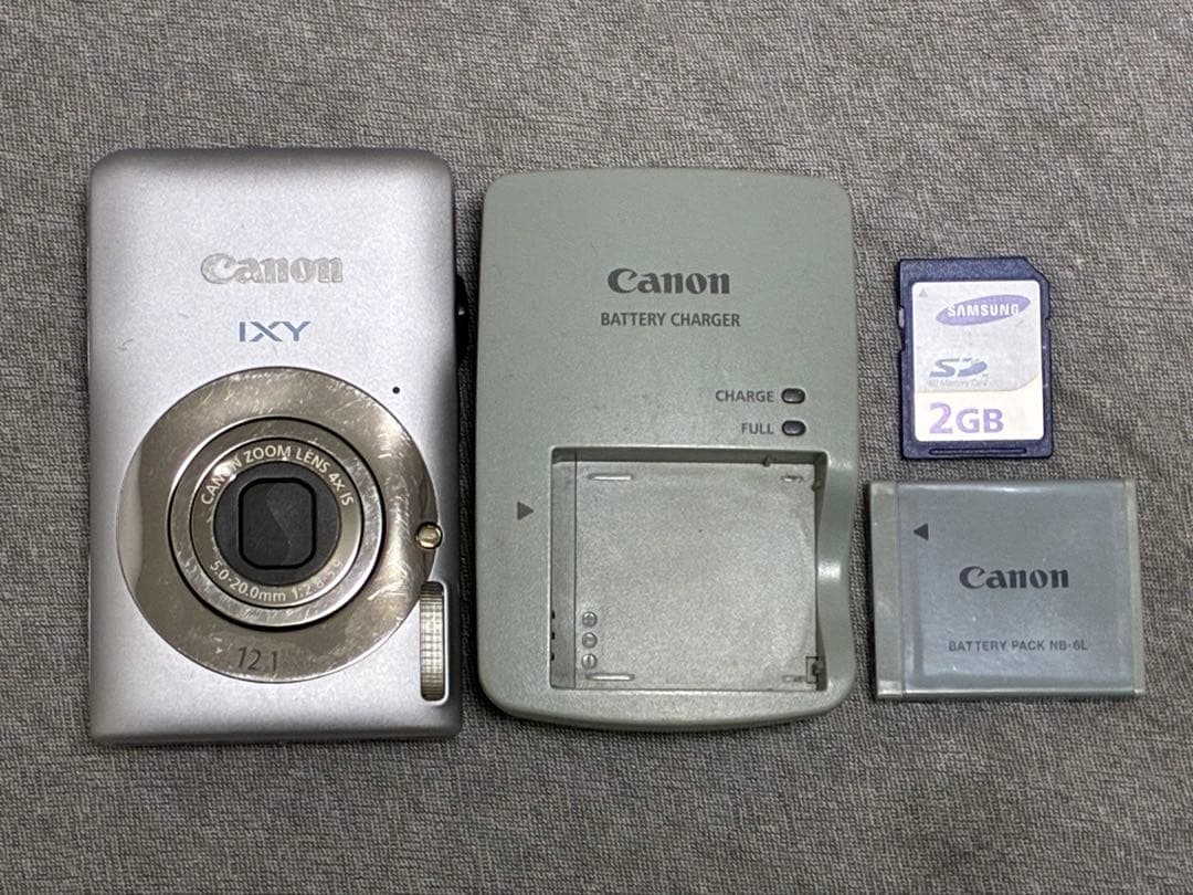 ⭐️完動品⭐️キャノンCANON IXY 200F PC1469シルバーコンデジ