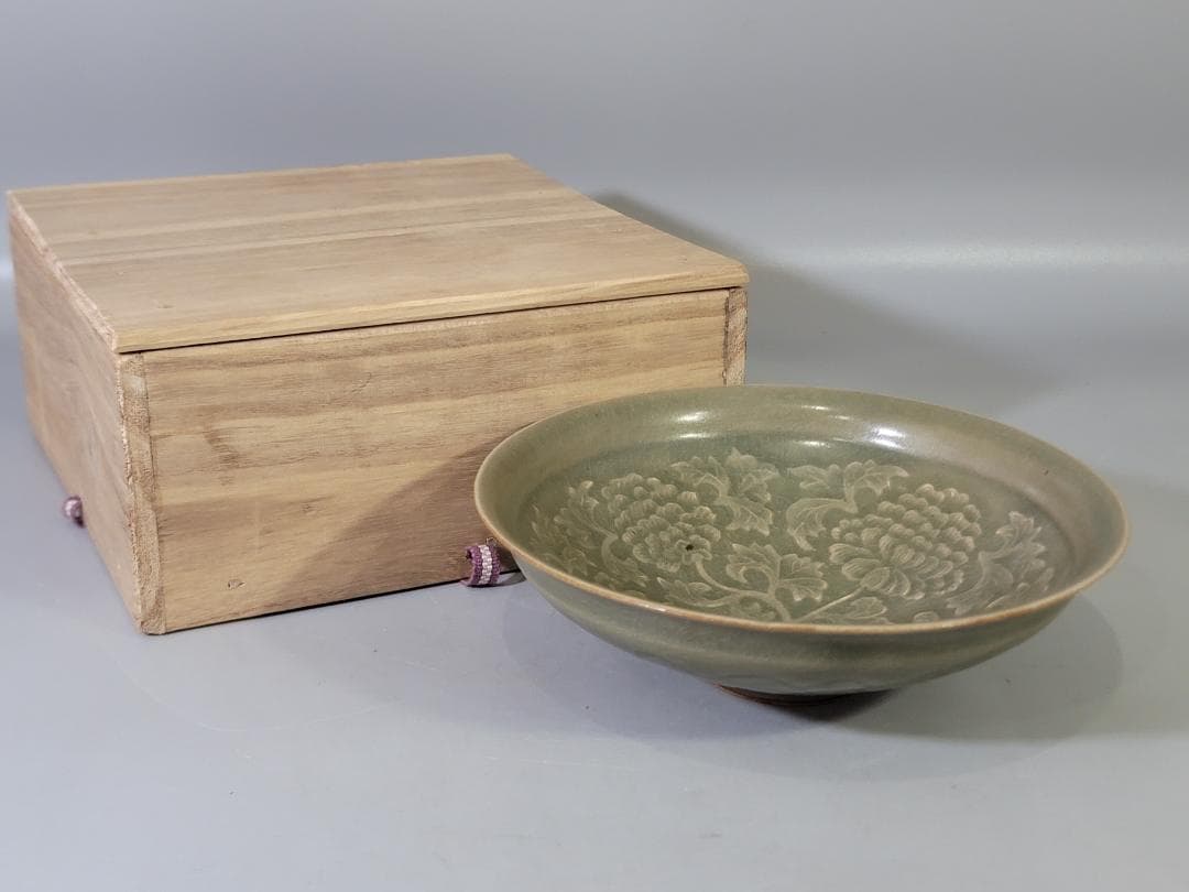 中国 青磁 碗 DT760