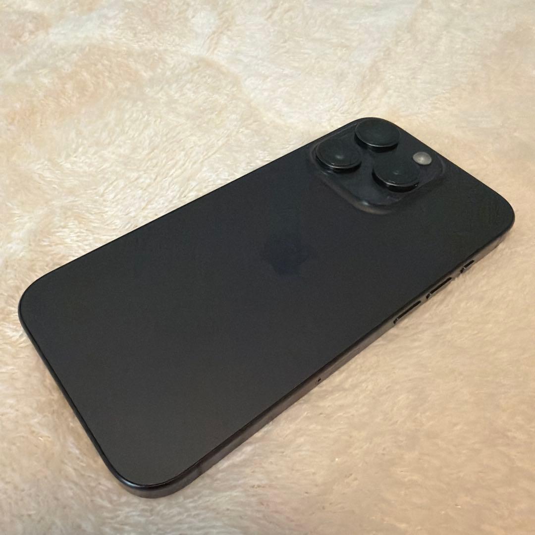 香港版 iPhone 15 Pro 128GB ブラックチタニウム
