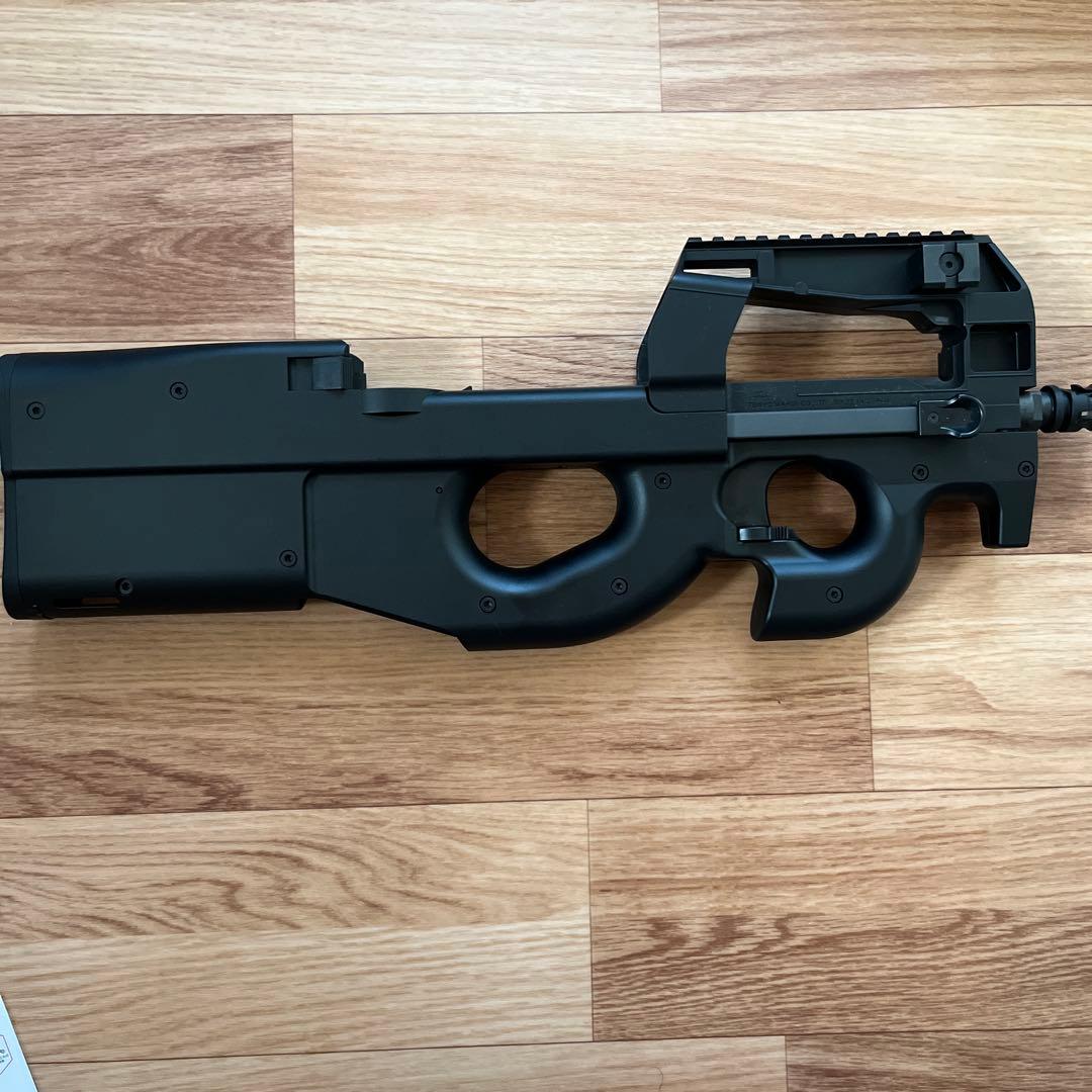 【値下げ！】P-90+ プラス　電動ガン バッテリー　充電器　300連マガジン