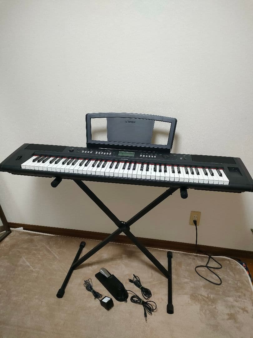 ヤマハ　YAMAHA　電子ピアノ　76鍵盤　piaggero　NP-V80
